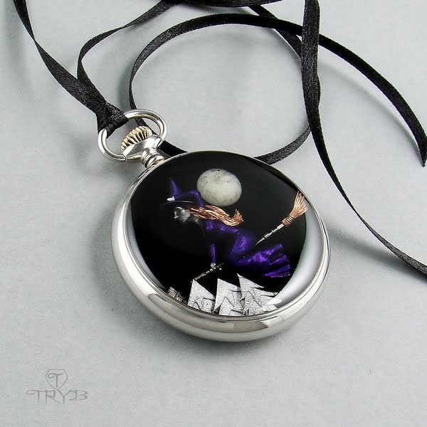 Zawieszka z młodą wiedźmą na miotle