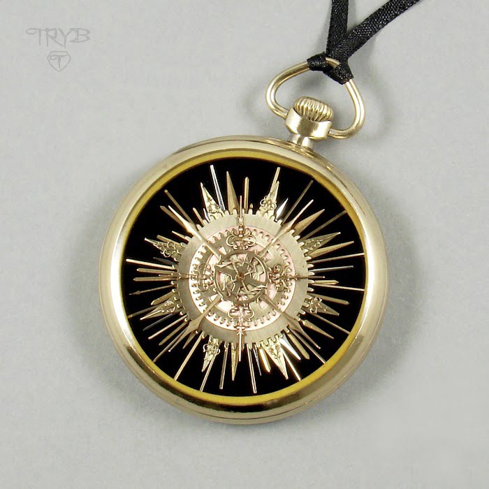 Wisior Słońce ze wskazówek zabytkowych zegarków