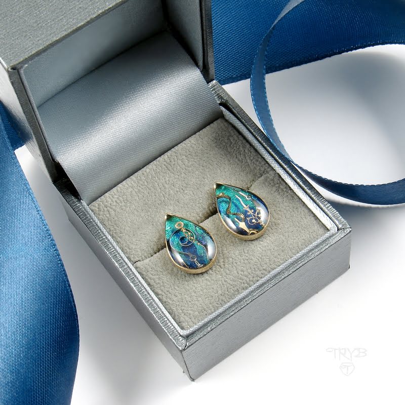 Złote kolczyki Aquarius - idealne na prezent