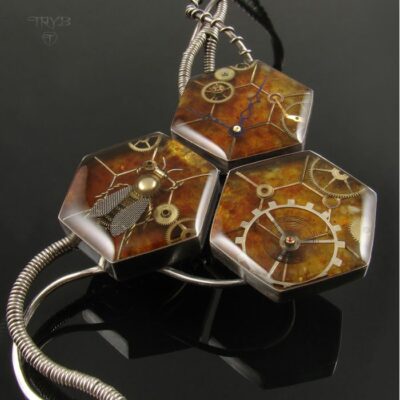 UL - asymetryczny naszyjnik ekologiczno - feministyczny