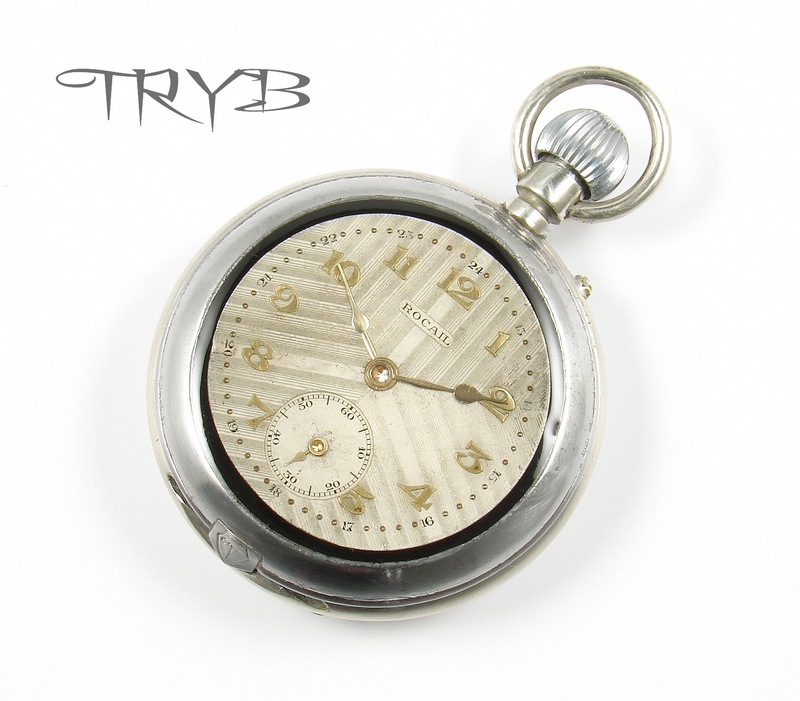 Biżuteria artystyczna z części zegarków