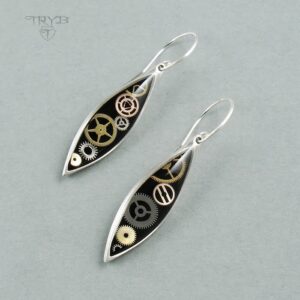 Długie kolczyki ze srebra o wrzecionowatym kształcie