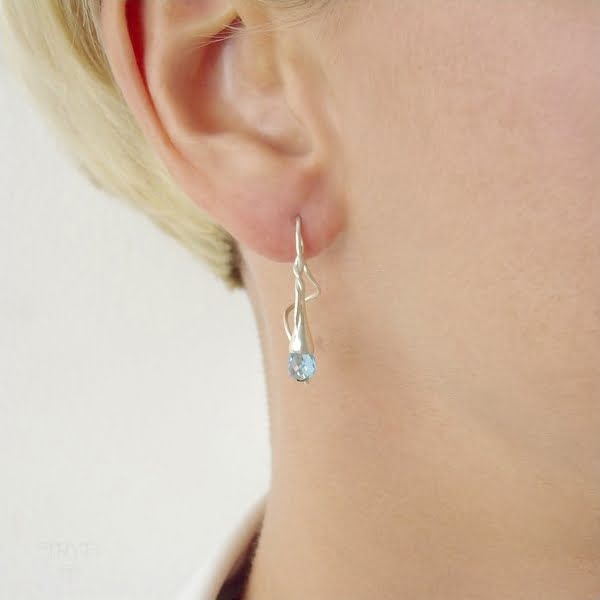 Ręcznie robione kolczyki wiszące z topazami swiss