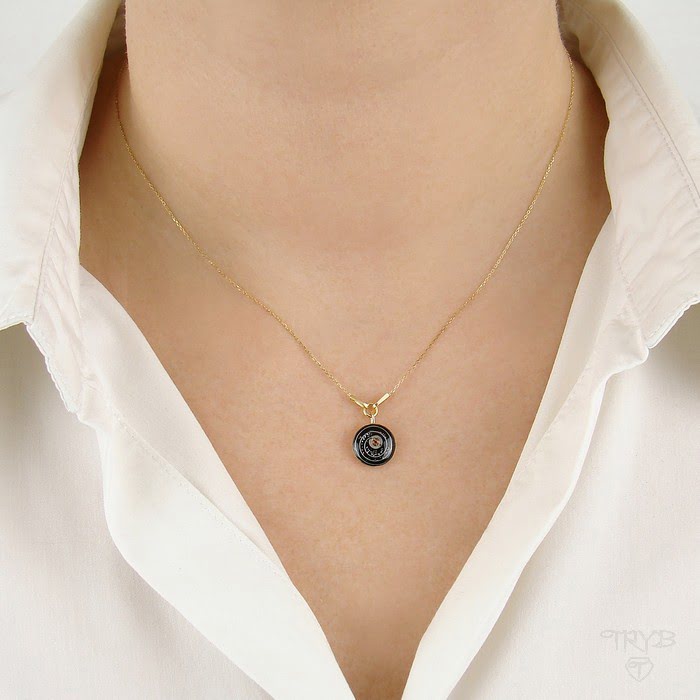 Subtelny łańcuszkowy naszyjnik ze złota z motywem kosmosu