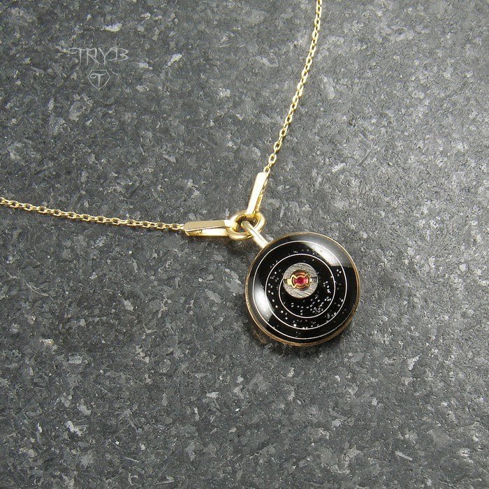 Złoty naszyjnik kosmos