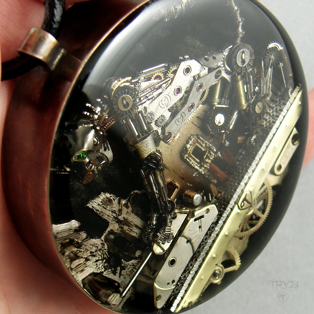 Wisior steampunk z gepardem