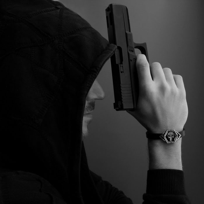 Popkutlturowe inspiracje w męskiej biżuterii artystcyznej