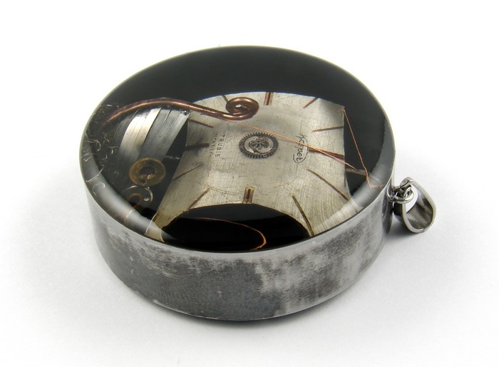 Męska biżuteria z części zegarków