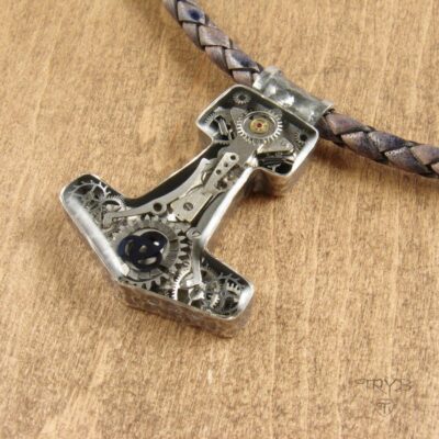 Męski naszyjnik w kształcie młota Thora