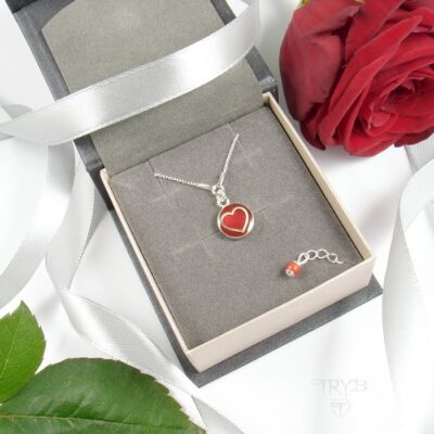 Delikatny naszyjnik serduszko na prezent