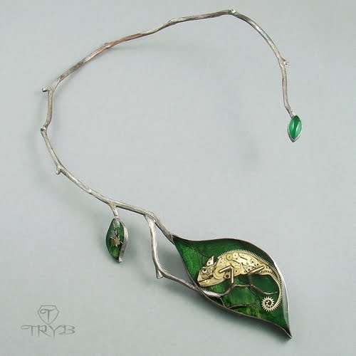 Asymetryczny naszyjnik artystyczny liściasta gałązka z oksydowanego srebra 