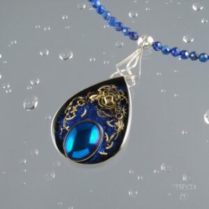 Niebieska osobliwość kosmiczny naszyjnik o relacjach ciał niebieskich