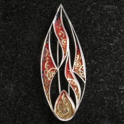 PŁOMIEŃ WIARY broszka ze srebra i części zegarków