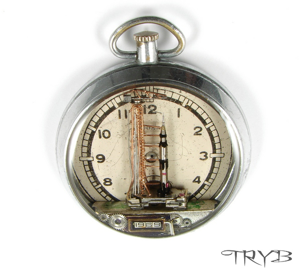 Biżuteria artystyczna - start rakiety Saturn V