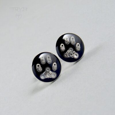 Kolczyki psie łapki na sztyftach