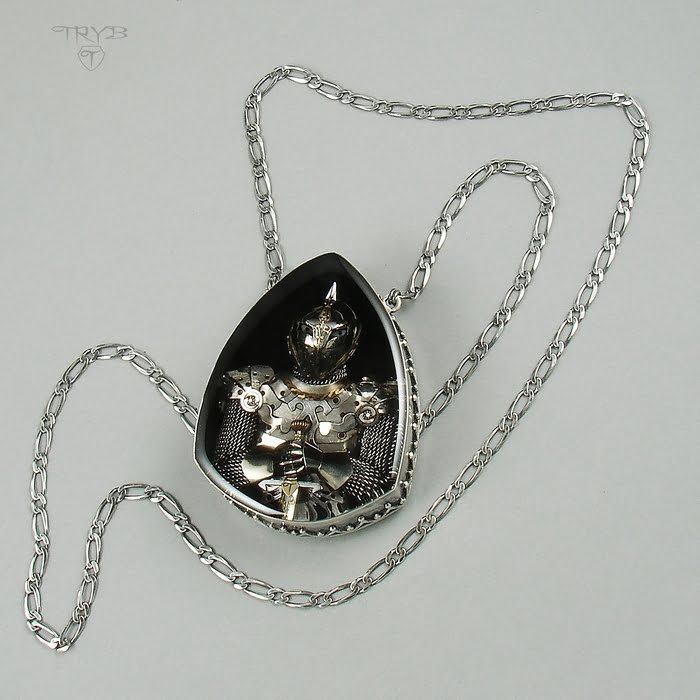 Ręcznie robiona biżuteria artystyczna ze srebra i części zegarków