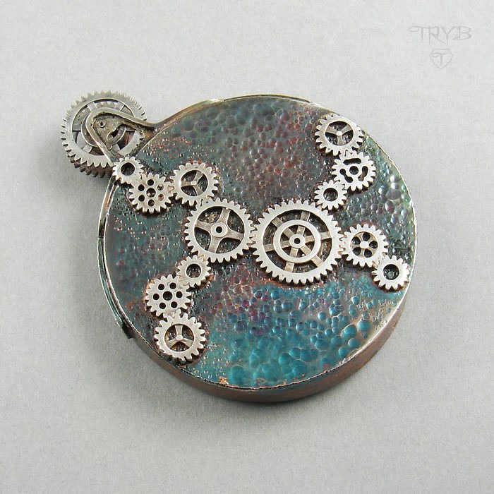 Wisior w stylu steampunk z oksydowanego srebra