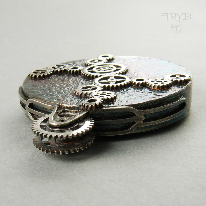 Zawieszka steampunk ze srebra oksydowanego