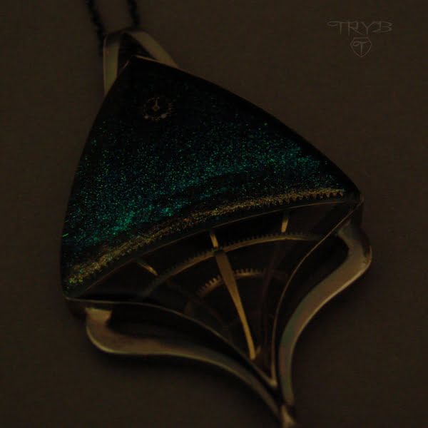 Naszyjnik świecący w ciemności