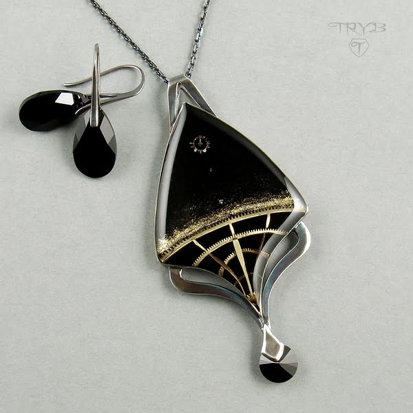 BLACK HOLE autorski naszyjnik ze srebra i części zegarków