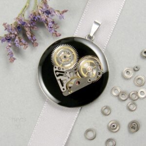 zawieszka serce steampunk z części zegarków