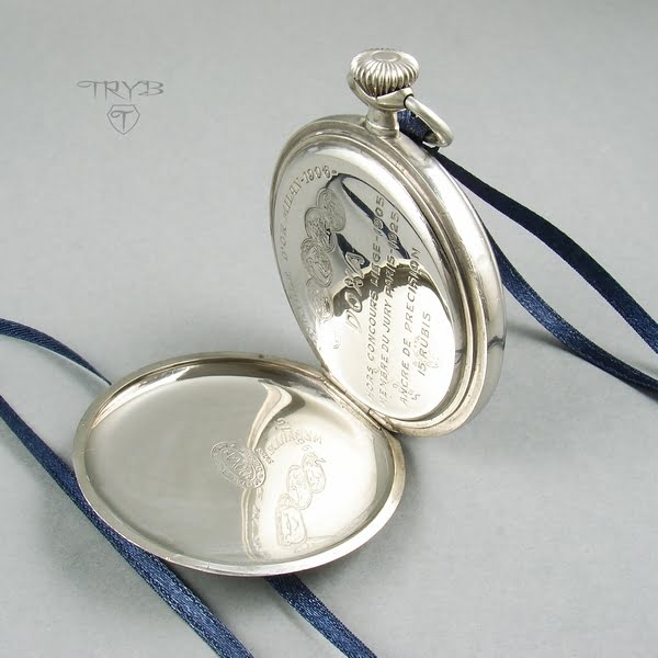 Sekretnik ze starego zegarka kieszonkowego