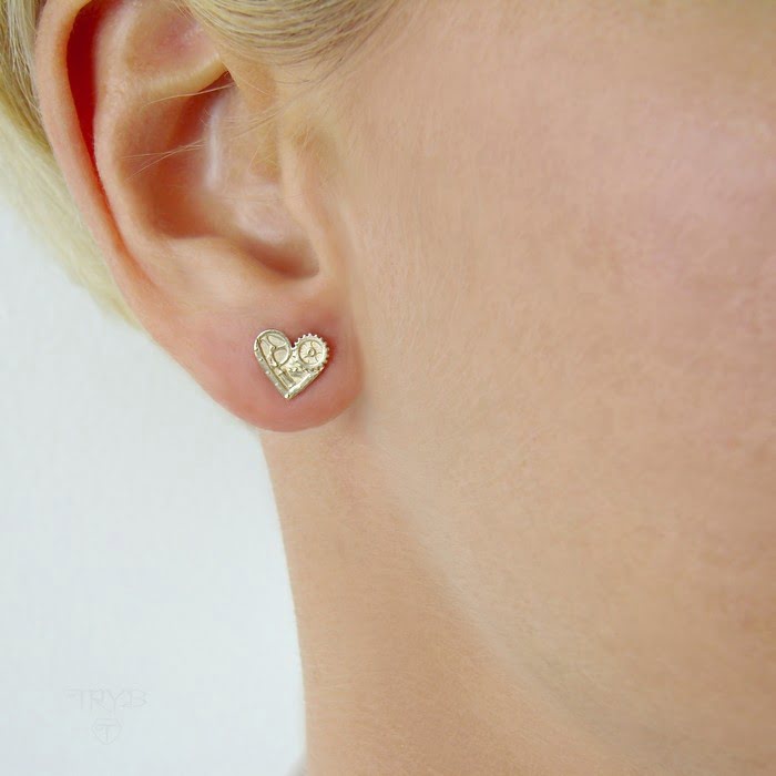 Złote kolczyki serduszka steampunk ze szlachetnego metalu