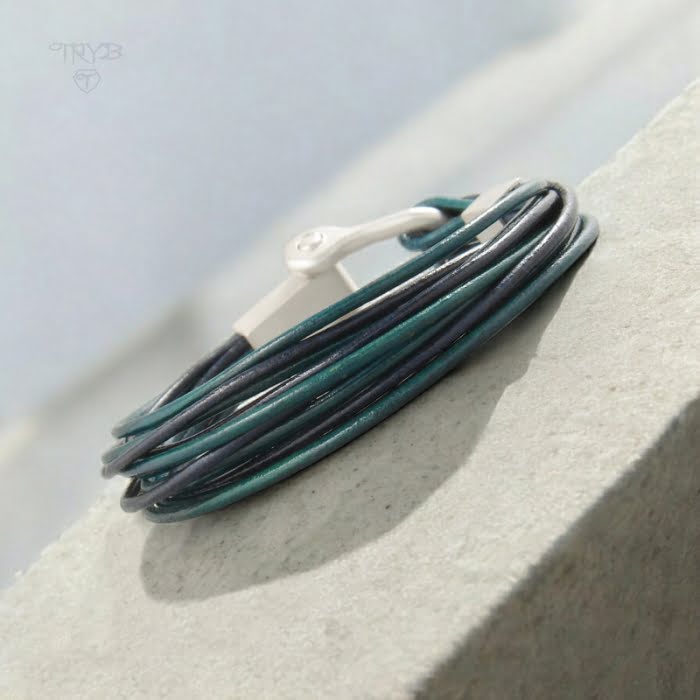 Bransoletka rzemykowa z szeklą ze srebra