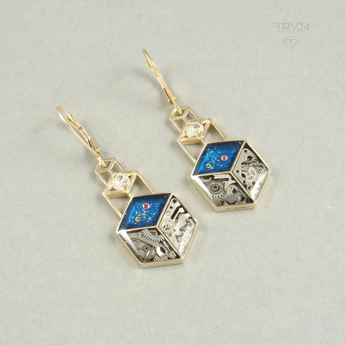 COSMIC BOX złote wiszące kolczyki z naturalnymi diamentami