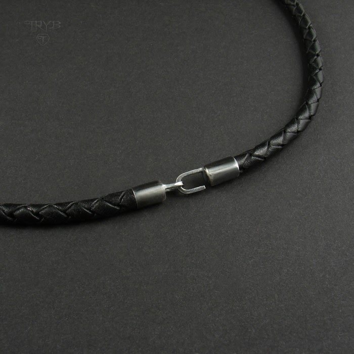 Zapięcie ręcznie robionego naszyjnika