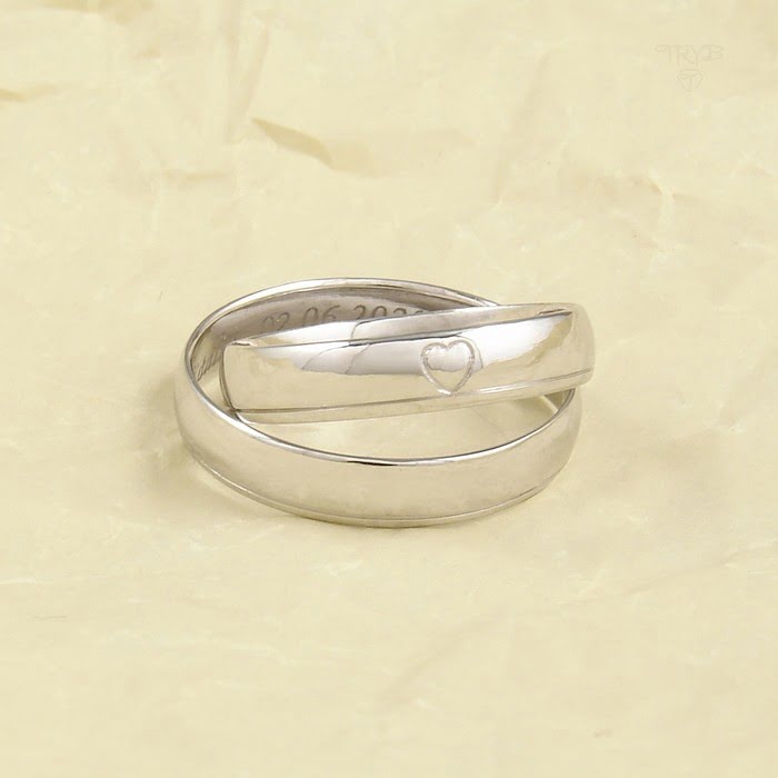 Obrączki ślubne z paseczkiem i serduszkiem białe złoto