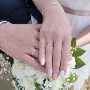 Piękne obrączki ślubne z białego złota na zamówienie