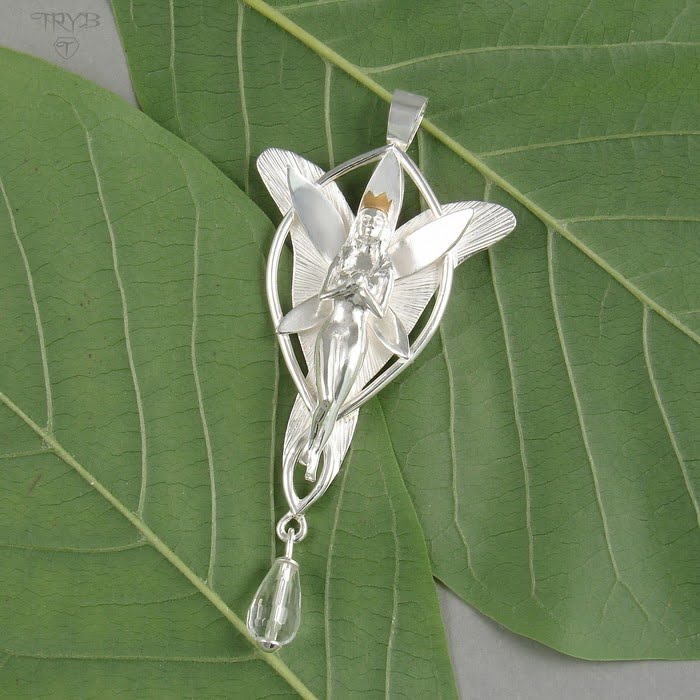 Ręcznie robiona zawieszka Arweny ze srebra