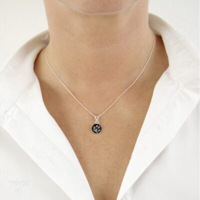 Łańcuszkowy naszyjnik psia łapka ze srebra i części zegarków