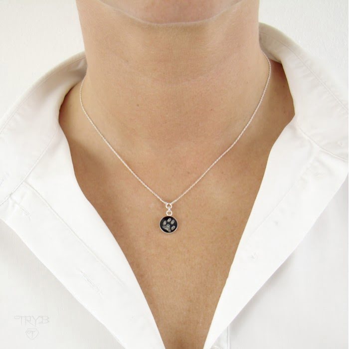 Łańcuszkowy naszyjnik psia łapka ze srebra i części zegarków