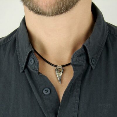 Prosty męski naszyjnik ze srebra i części zegarków na rzemieniu