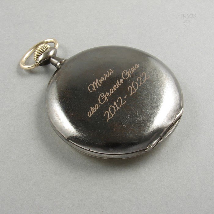 Zegarek z grawerem biżuteria z własnym grawerem