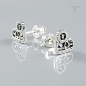 Steampunkowe kolczyki serca ze srebra 925 z mechanicznymi motywami