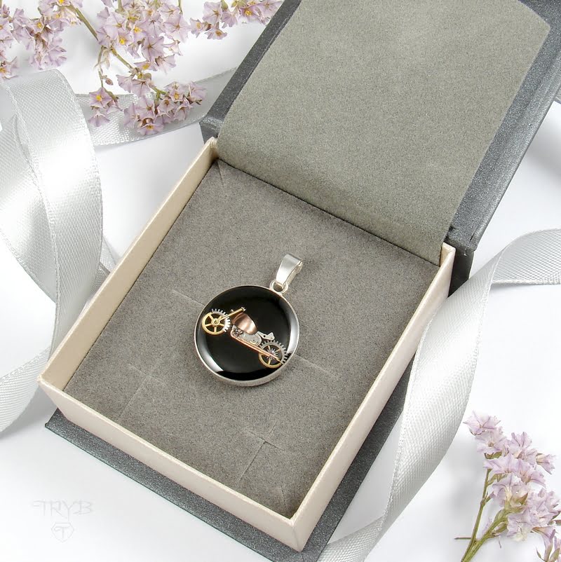 Oryginalna biżuteria artystyczna na prezent