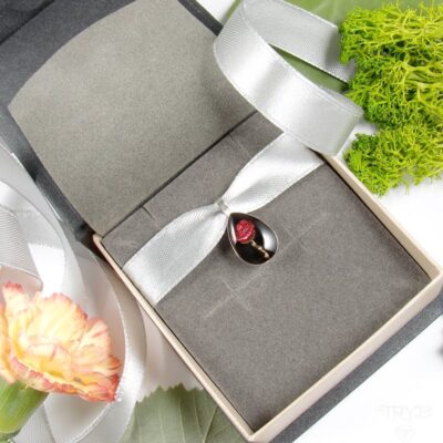 Piękny wisiorek róża na prezent dla mamy lub żony